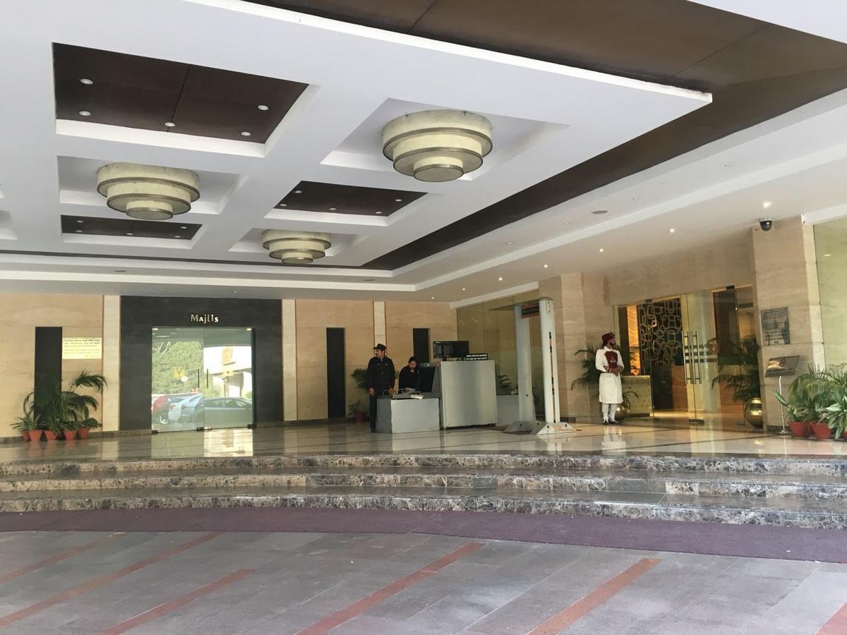 Hotel Shivalikview Chandīgarh Dış mekan fotoğraf