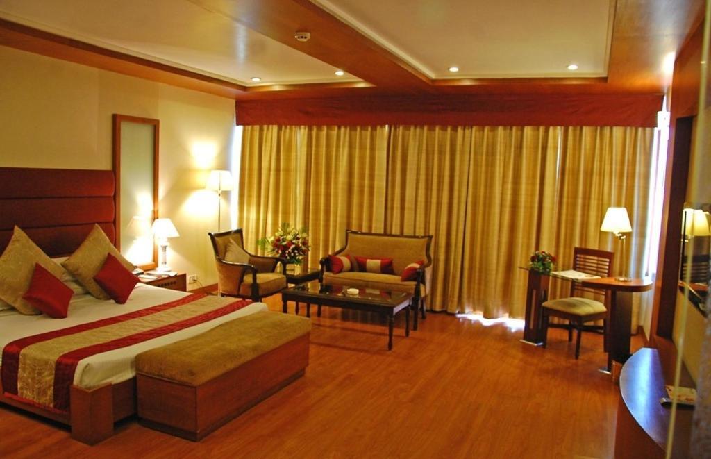 Hotel Shivalikview Chandīgarh Dış mekan fotoğraf