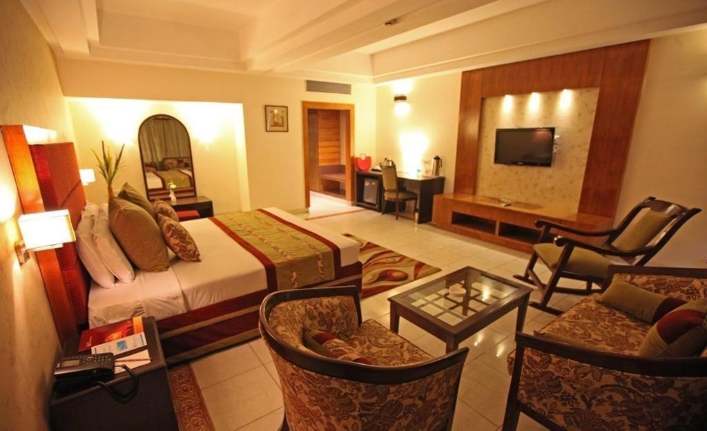 Hotel Shivalikview Chandīgarh Dış mekan fotoğraf
