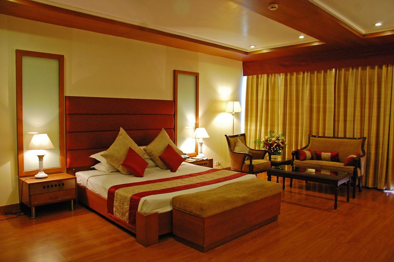 Hotel Shivalikview Chandīgarh Dış mekan fotoğraf